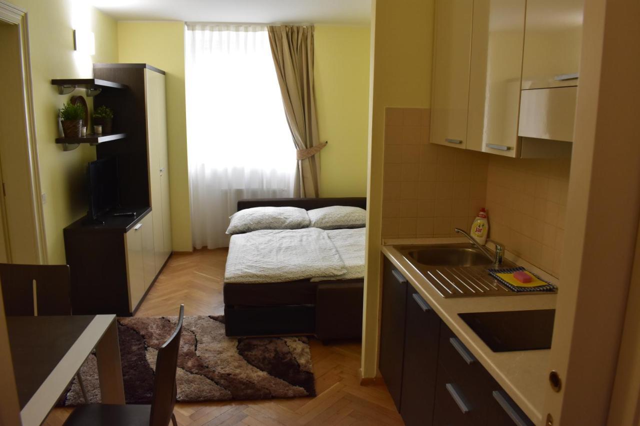 Apartment Vikroria - Halkova 5 Prague Extérieur photo