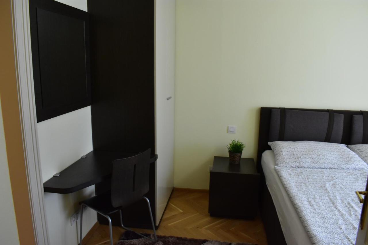 Apartment Vikroria - Halkova 5 Prague Extérieur photo