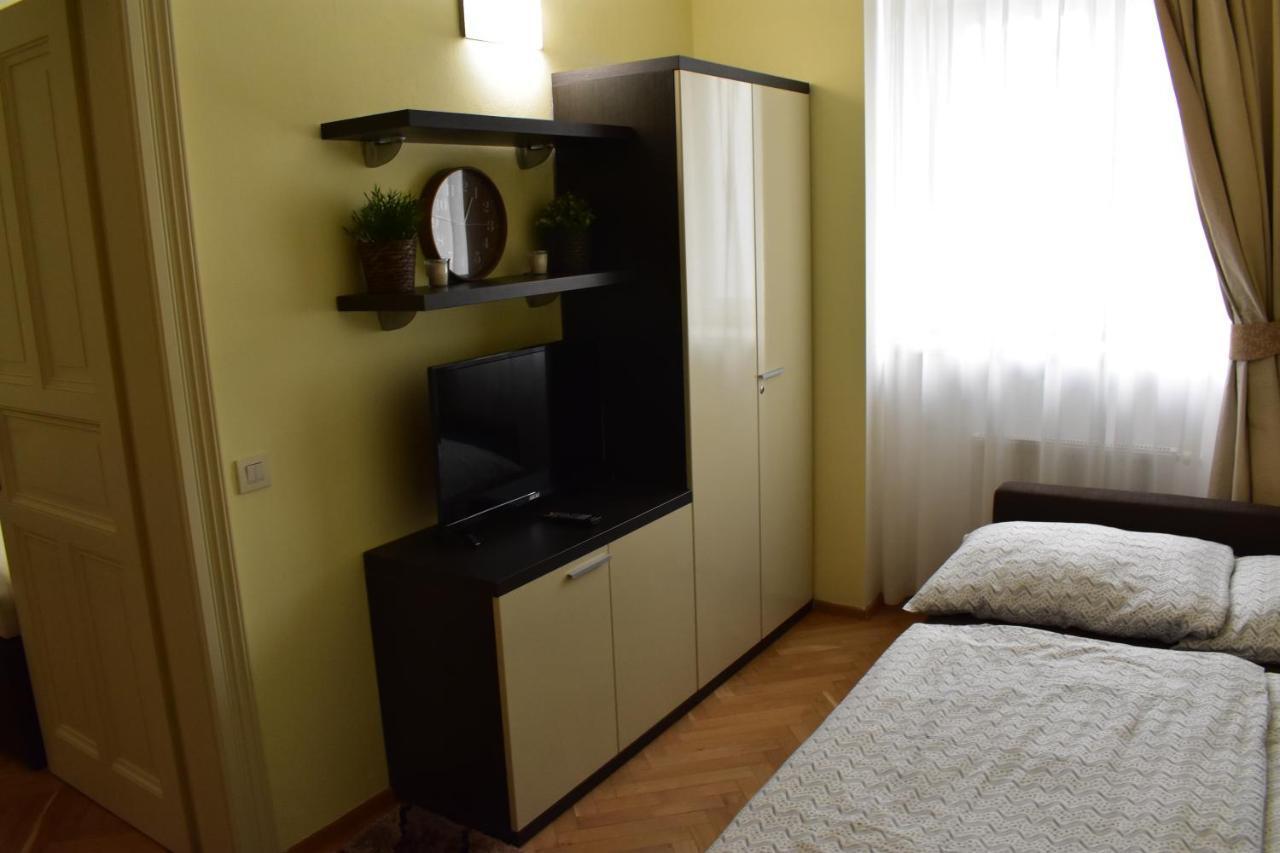 Apartment Vikroria - Halkova 5 Prague Extérieur photo